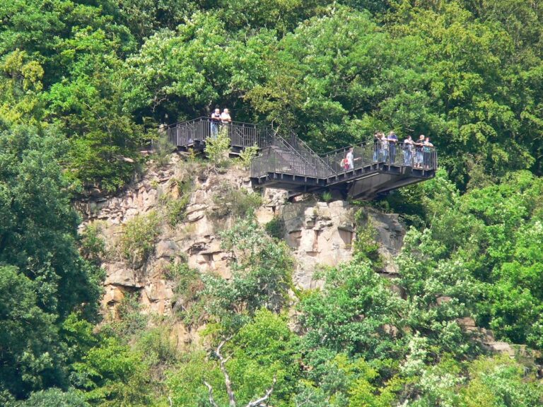 Weser Skywalk bei Höxter: Spektakulärer Blick ins Wesertal 7 Weser Skywalk - Hannoversche Klippen