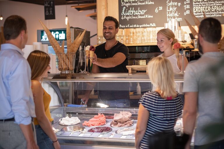 Eis-Gipfel in Hövelhof: Eis aus eigener Manufaktur 6 Handgefertigtes Eis aus dem Eis-Gipfel in Hövelhof