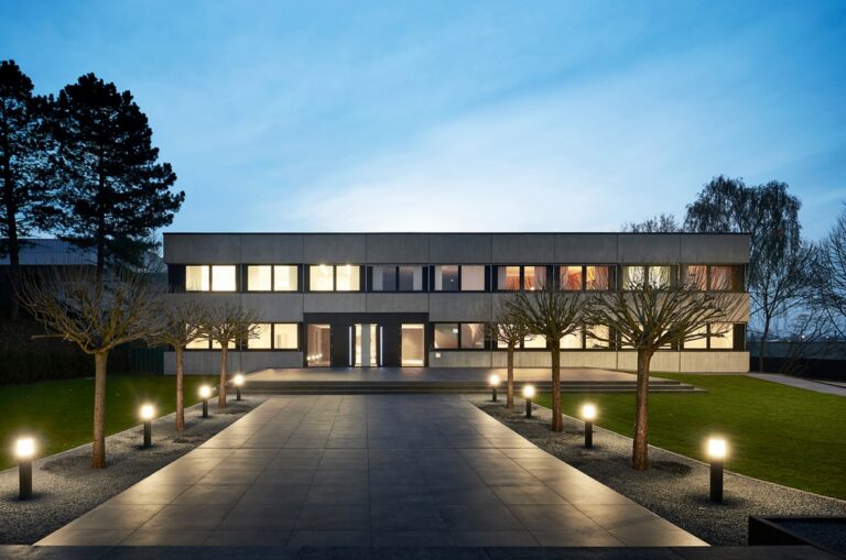 Poggenpohl Küchen in Herford: Küchenarchitektur aus Ostwestfalen 5 Poggenpohl Küchen Firmensitz Herford