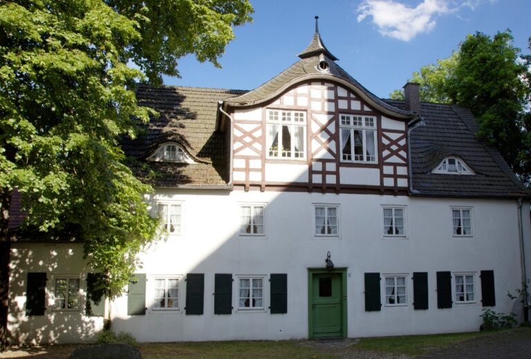 SCHROEDERS Likör Manufaktur in Verl: Spirituosen seit 1798 3 SCHROEDERS Likör Manufaktur am Kirchplatz in Verl