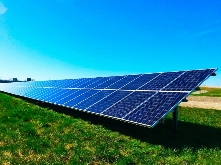 Solarstrom 2027: Das Ende der festen Einspeisevergütung 6 Solaranlage Solarstrom